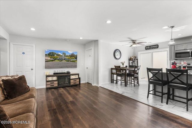 6 Soden Lane, Old Bridge, NJ 08857