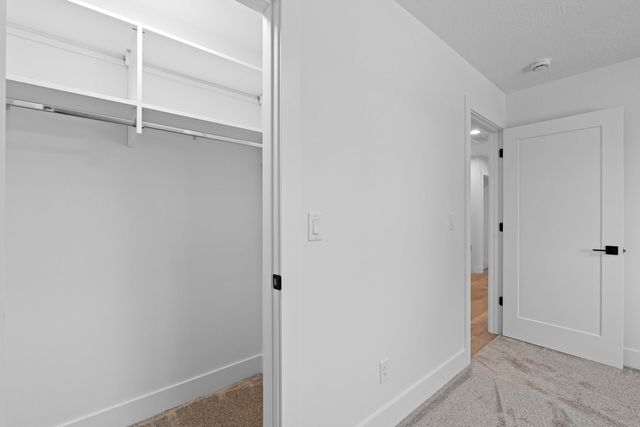 504 N Moen Ln, Greenacres, WA 99016