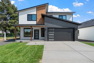 504 N Moen Ln, Greenacres, WA 99016