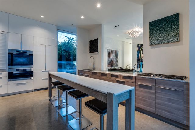 2300 N Carroll Avenue, Dallas, TX 75204