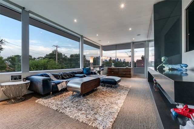 2300 N Carroll Avenue, Dallas, TX 75204