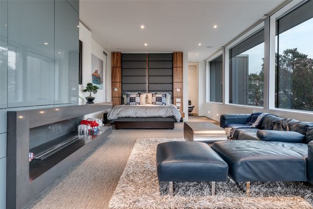 2300 N Carroll Avenue, Dallas, TX 75204