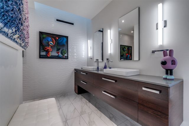 2300 N Carroll Avenue, Dallas, TX 75204