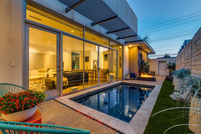 2300 N Carroll Avenue, Dallas, TX 75204