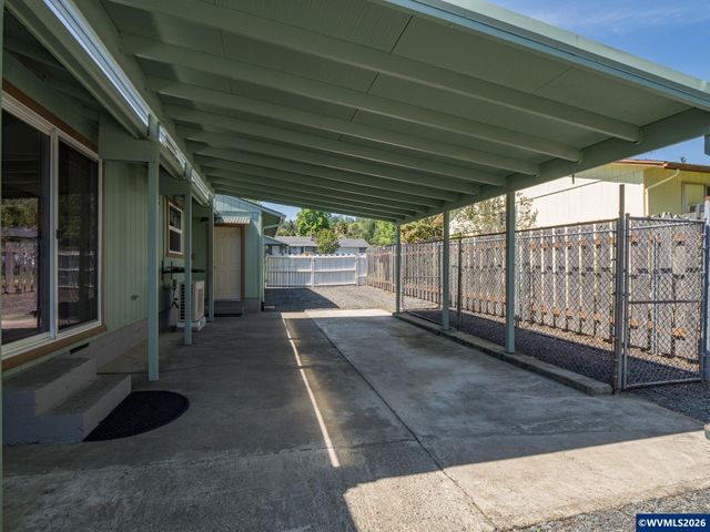 791 SW Linden Ln, Dundee, OR 97115