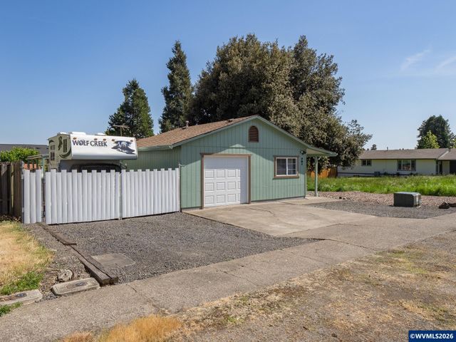 791 SW Linden Ln, Dundee, OR 97115