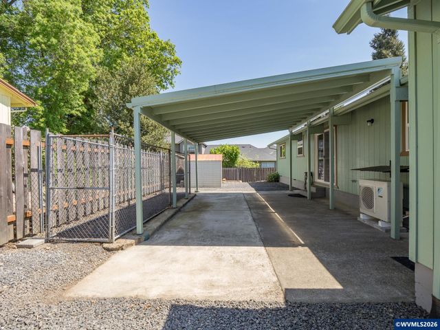 791 SW Linden Ln, Dundee, OR 97115