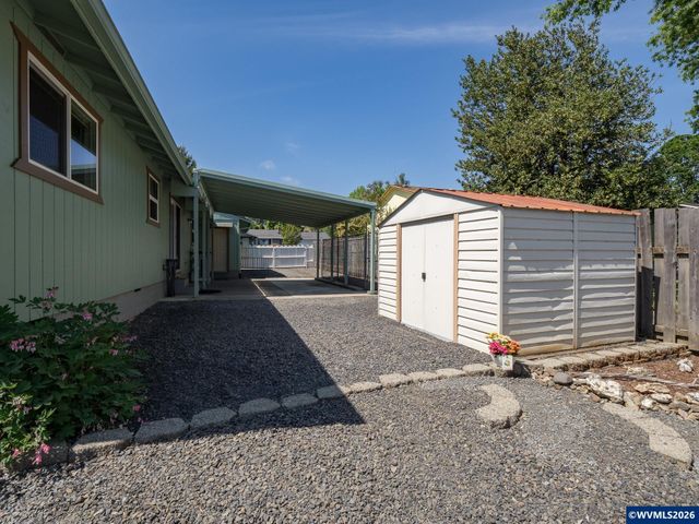 791 SW Linden Ln, Dundee, OR 97115