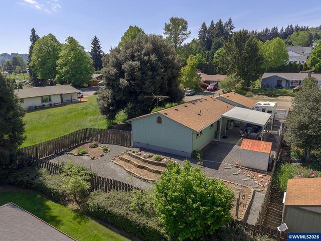791 SW Linden Ln, Dundee, OR 97115