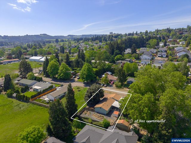 791 SW Linden Ln, Dundee, OR 97115