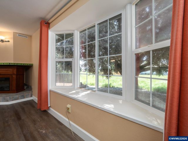 791 SW Linden Ln, Dundee, OR 97115
