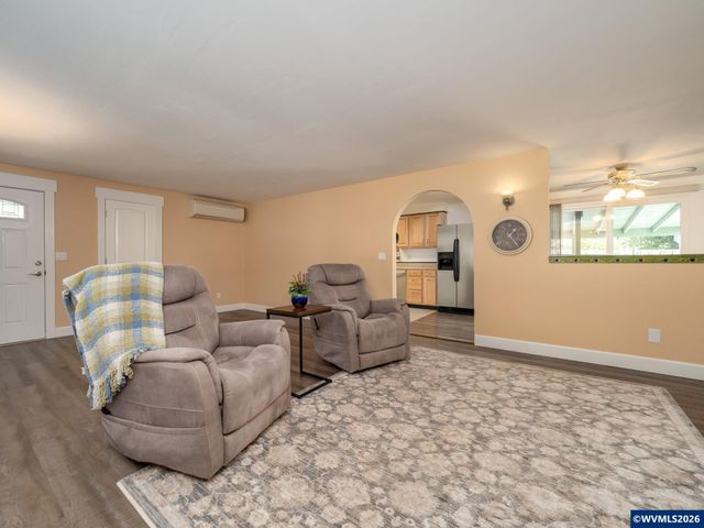791 SW Linden Ln, Dundee, OR 97115