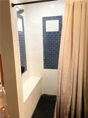 1310 N Forest Lane, Liberty, MO 64068