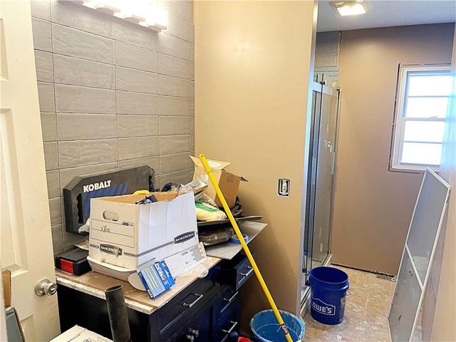 1310 N Forest Lane, Liberty, MO 64068