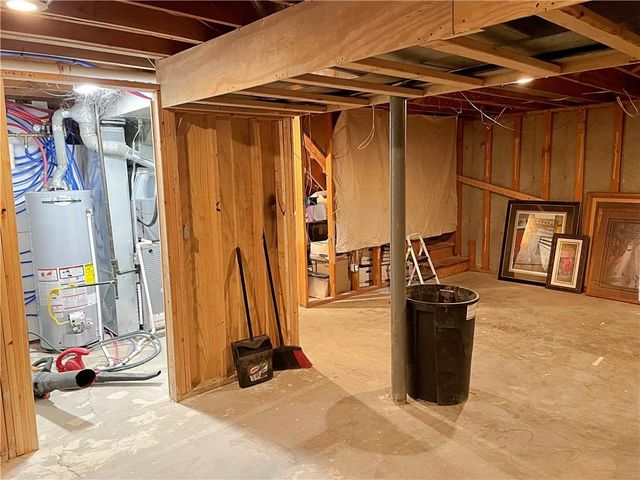 1310 N Forest Lane, Liberty, MO 64068