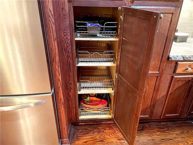 1310 N Forest Lane, Liberty, MO 64068