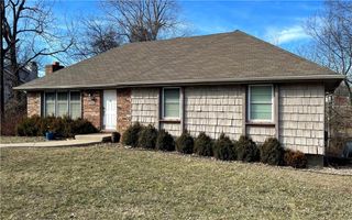 1310 N Forest Lane, Liberty, MO 64068