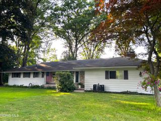 4850 N Arvilla Drive, Toledo, OH 43623