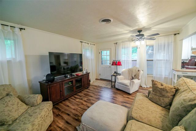 10313 Pinecrest Drive, Dallas, TX 75228