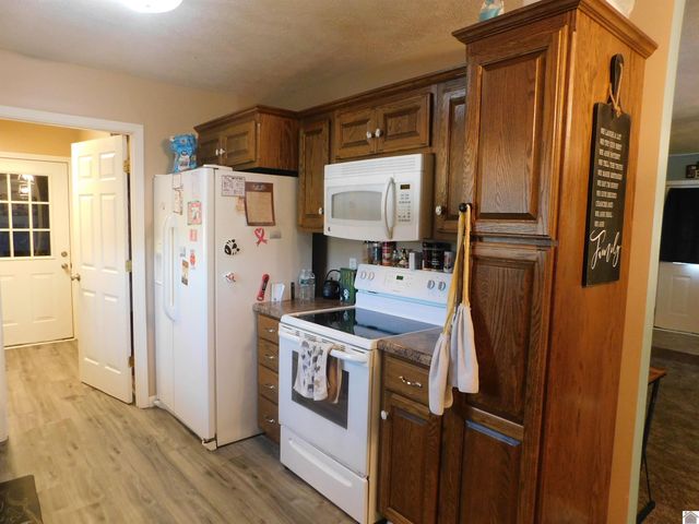 20 Cliffwood Drive, Cadiz, KY 42211