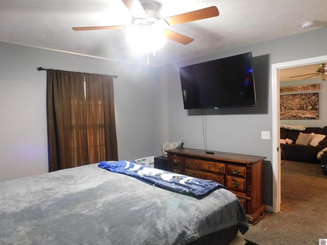 20 Cliffwood Drive, Cadiz, KY 42211