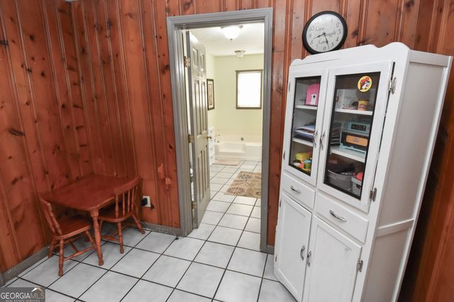 1021 Us Hwy 19, Meansville, GA 30256