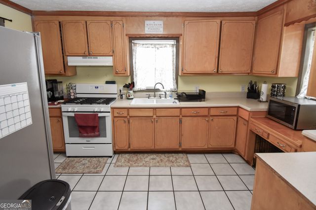 1021 Us Hwy 19, Meansville, GA 30256