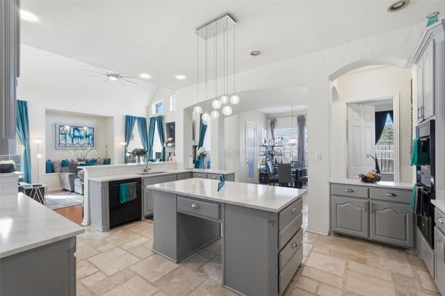 645 Ten Mile Drive, Desoto, TX 75115