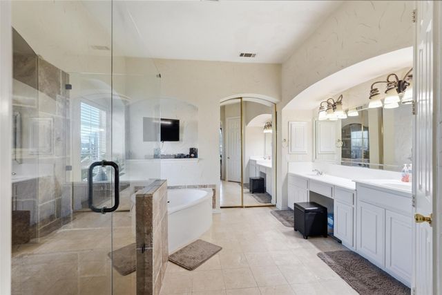 645 Ten Mile Drive, Desoto, TX 75115