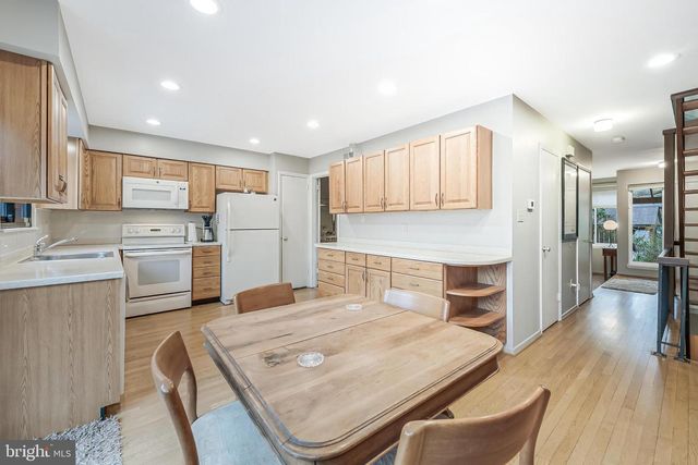 11915 ESCALANTE CT, Reston, VA 20191