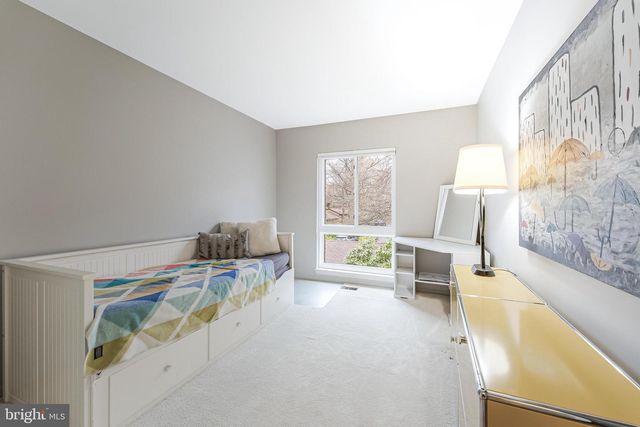 11915 ESCALANTE CT, Reston, VA 20191