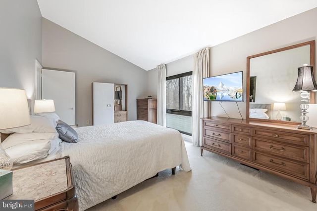 11915 ESCALANTE CT, Reston, VA 20191