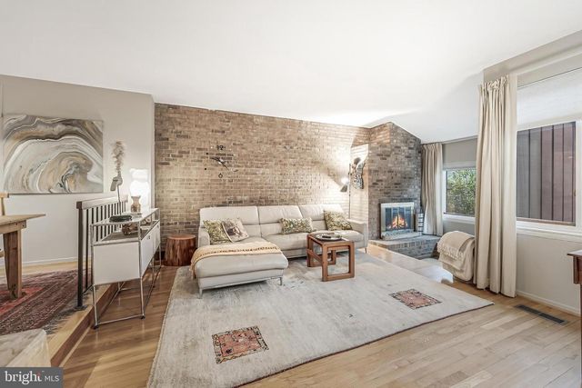 11915 ESCALANTE CT, Reston, VA 20191