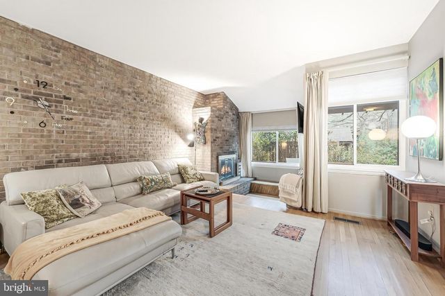 11915 ESCALANTE CT, Reston, VA 20191