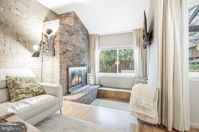 11915 ESCALANTE CT, Reston, VA 20191