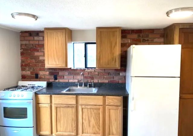 339 Village St 1a, Millis, MA 02054