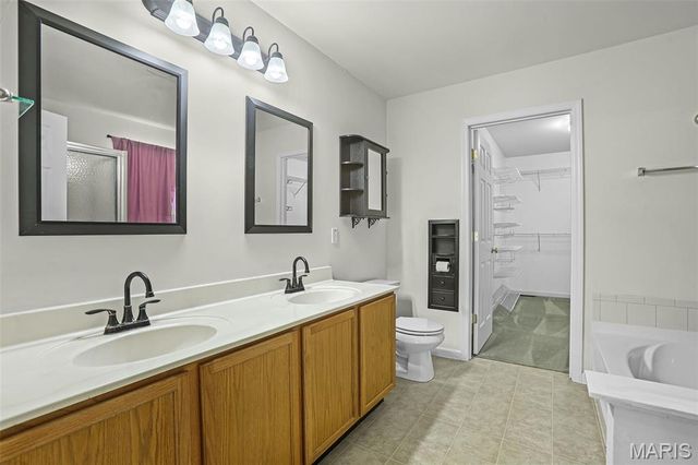 420 Country Stone Drive, Lake St Louis, MO 63367