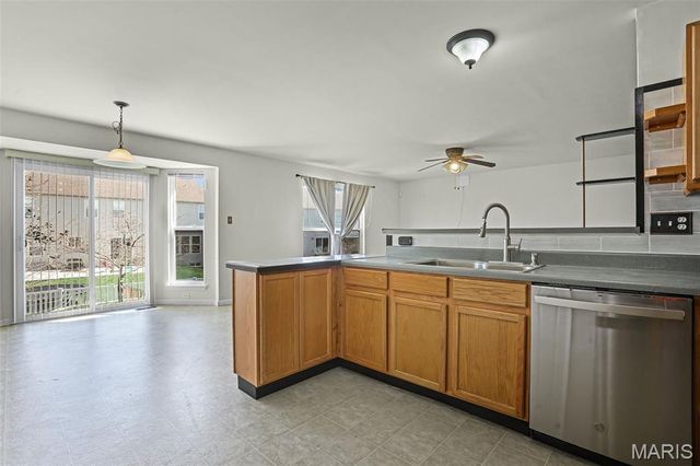 420 Country Stone Drive, Lake St Louis, MO 63367