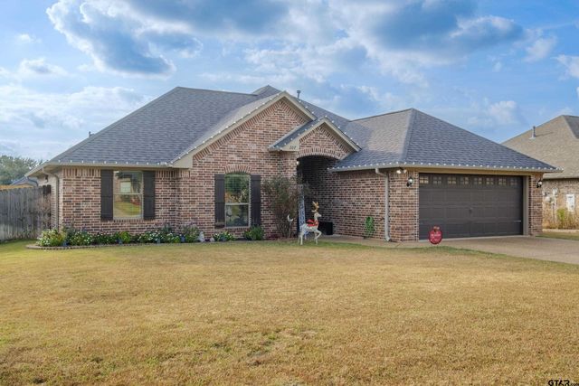 207 Bedford Place, Bullard, TX 75757