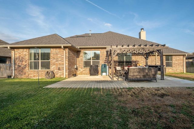 207 Bedford Place, Bullard, TX 75757
