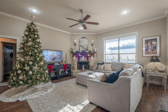 207 Bedford Place, Bullard, TX 75757