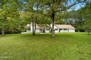 696 Laurel Circle, Crossville, TN 38555