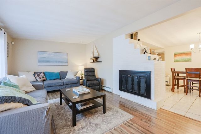 11 Edith Road, Framingham, MA 01701