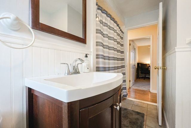 11 Edith Road, Framingham, MA 01701