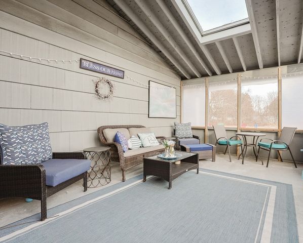 11 Edith Road, Framingham, MA 01701