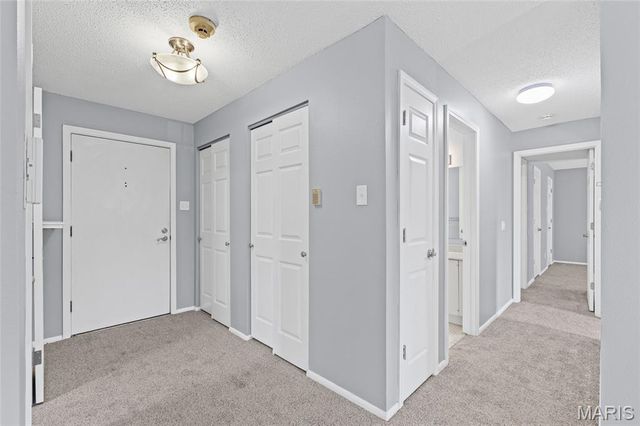 10381 Oxford Hill Drive 1, St Louis, MO 63146