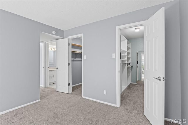 10381 Oxford Hill Drive 1, St Louis, MO 63146