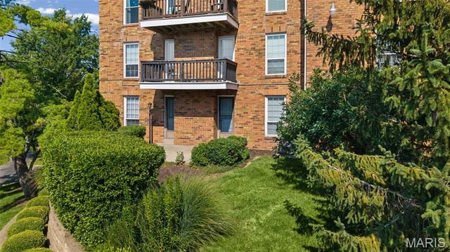 10381 Oxford Hill Drive 1, St Louis, MO 63146