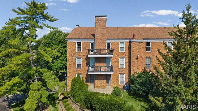 10381 Oxford Hill Drive 1, St Louis, MO 63146