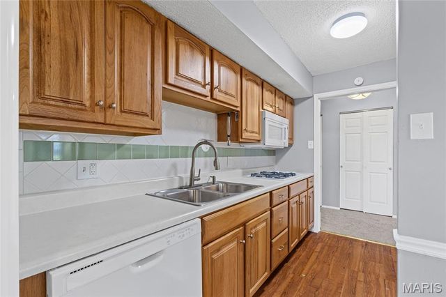 10381 Oxford Hill Drive 1, St Louis, MO 63146